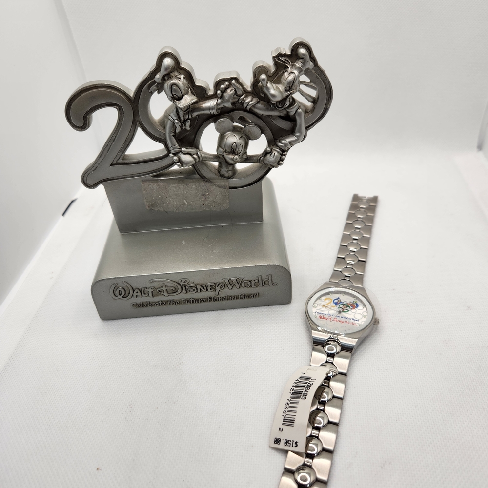 Disney World 2000 Silver Watch and Figurine Set